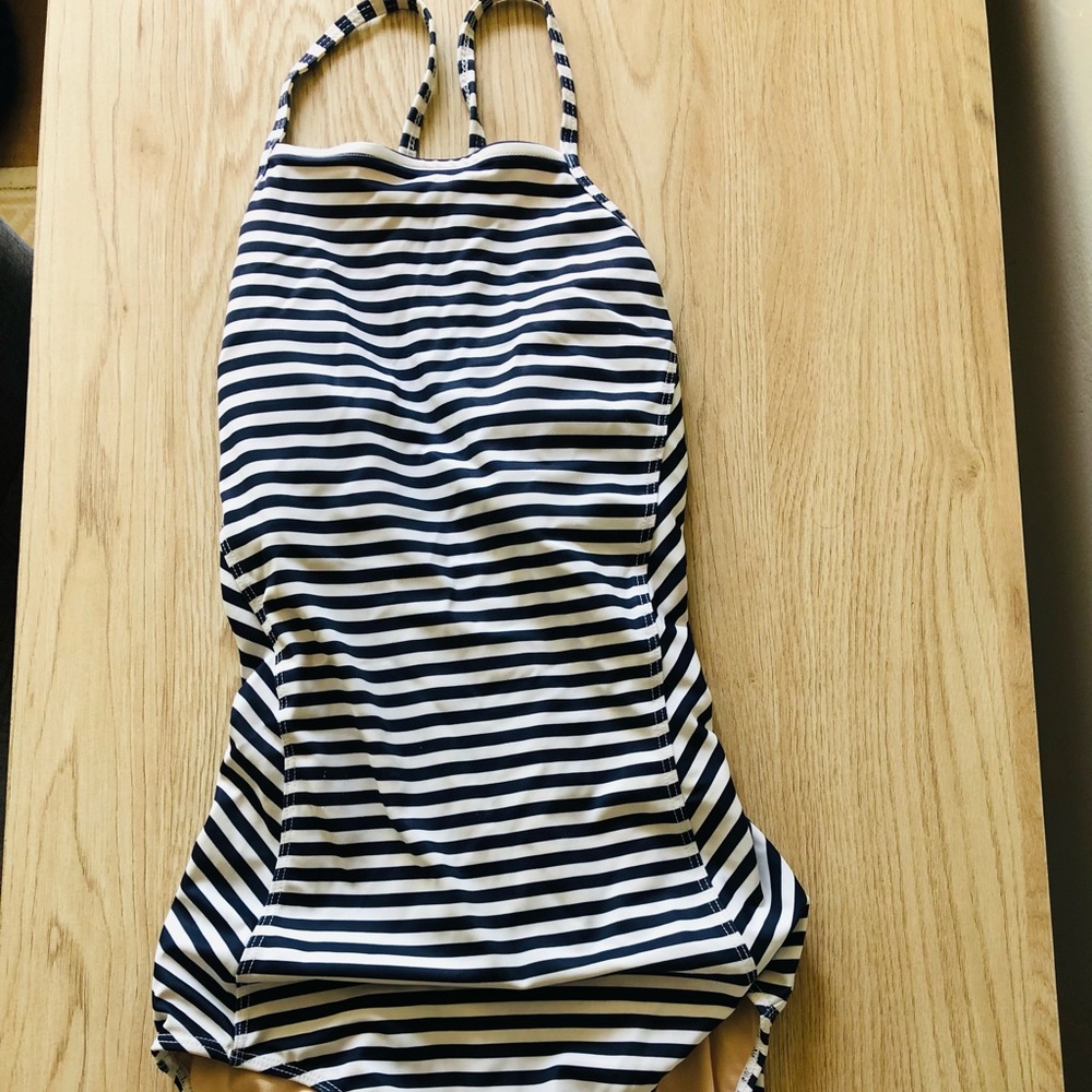 Albion Fit Weekender Suit Size Small